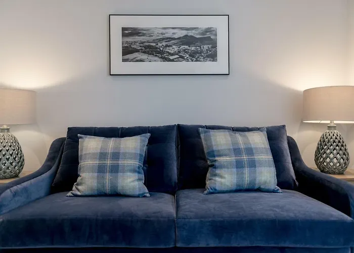 Destiny Scotland - Royal Mile Residence